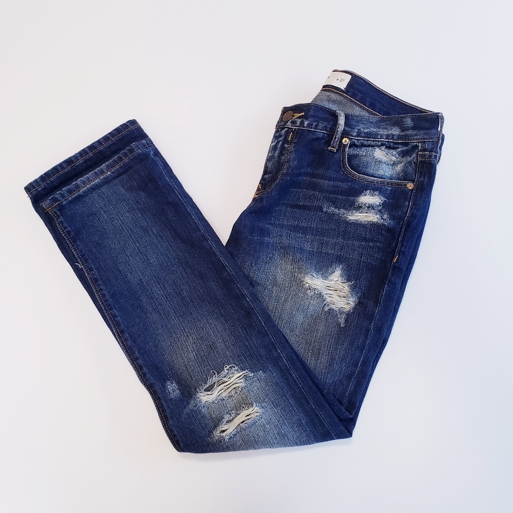 A&F Distressed Slim Boyfriend Jeans size 4/27